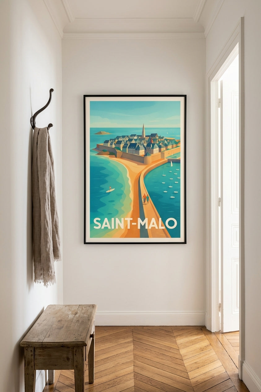 Affiche de Saint-Malo encadrée dans une entrée d'appartement moderne - décoration couloir | Afich