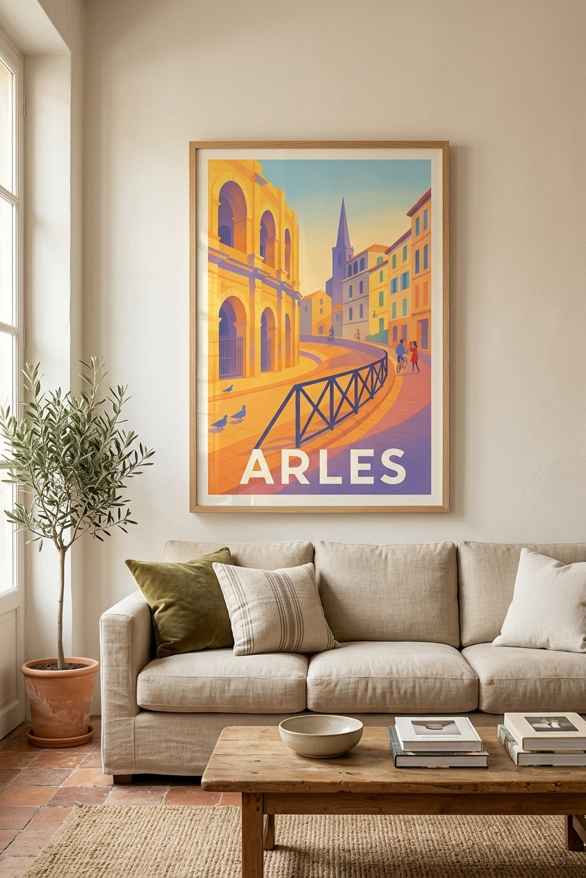 Affiche d'Arles en tirage Fine Art encadrée en chêne clair dans un salon | Afich