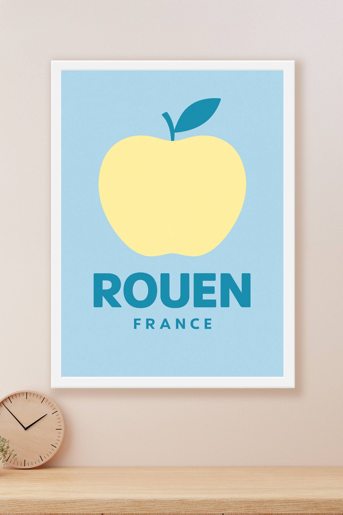 Affiche Rouen — La Pomme Jaune Iconique · poster d'art de Rouen