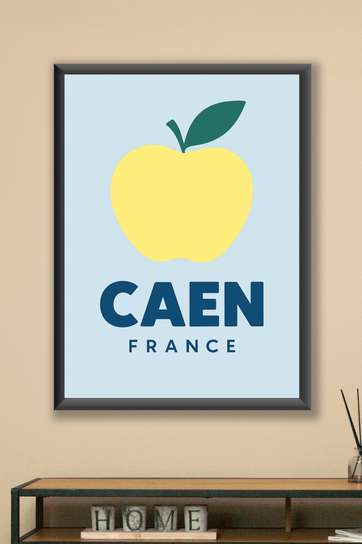 Affiche Caen — La pomme iconique du paysage normand · poster d'art de Caen
