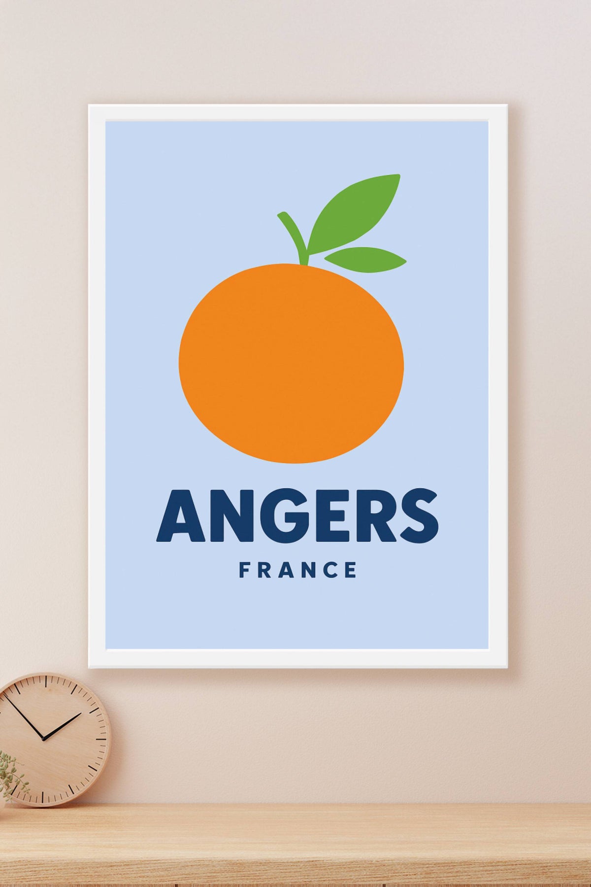 Affiche Angers — L'orange iconique au cœur de la ville · poster d'art de Angers