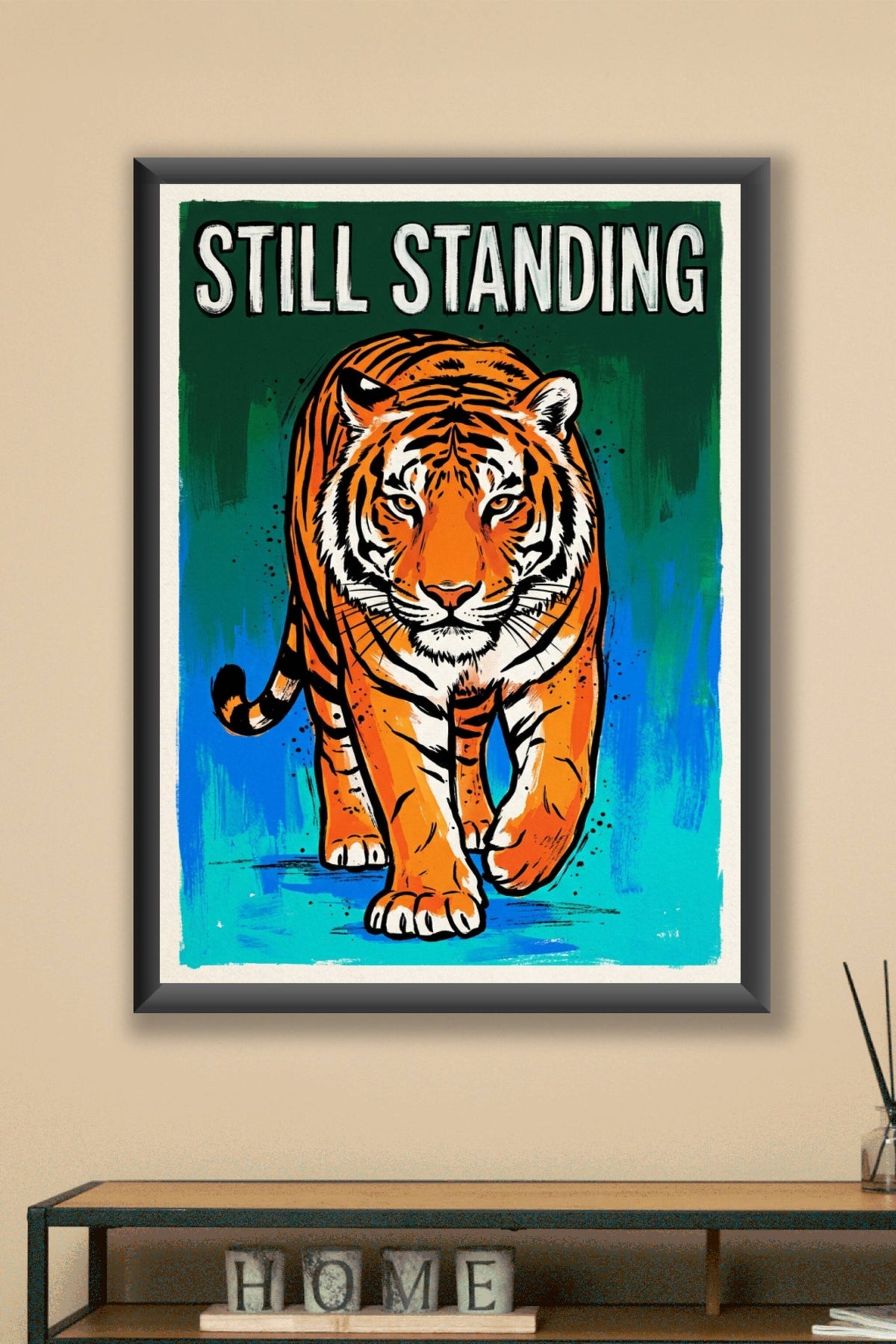 Poster Tigre Still Standing, affiche fond bleu vert